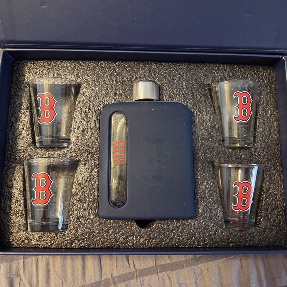 Boston Red Sox Flask and Shot Glass Set - Picture 2 of 4
